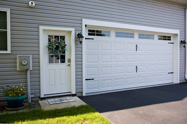 24/7 Emergency Garage Door Panel Replacement experts in Shawsville, VA